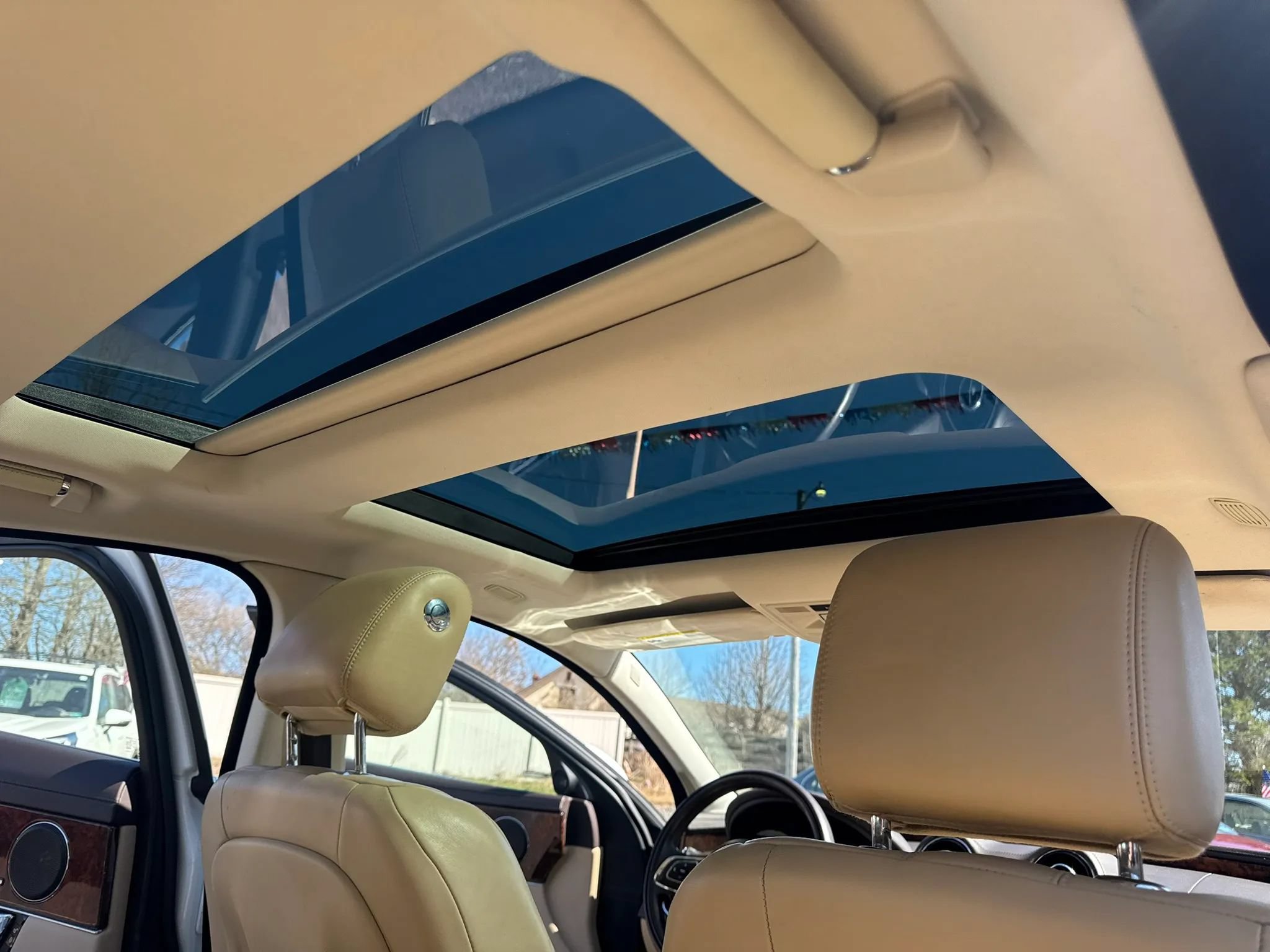 Used 2015 Jaguar XJ RWD image 14