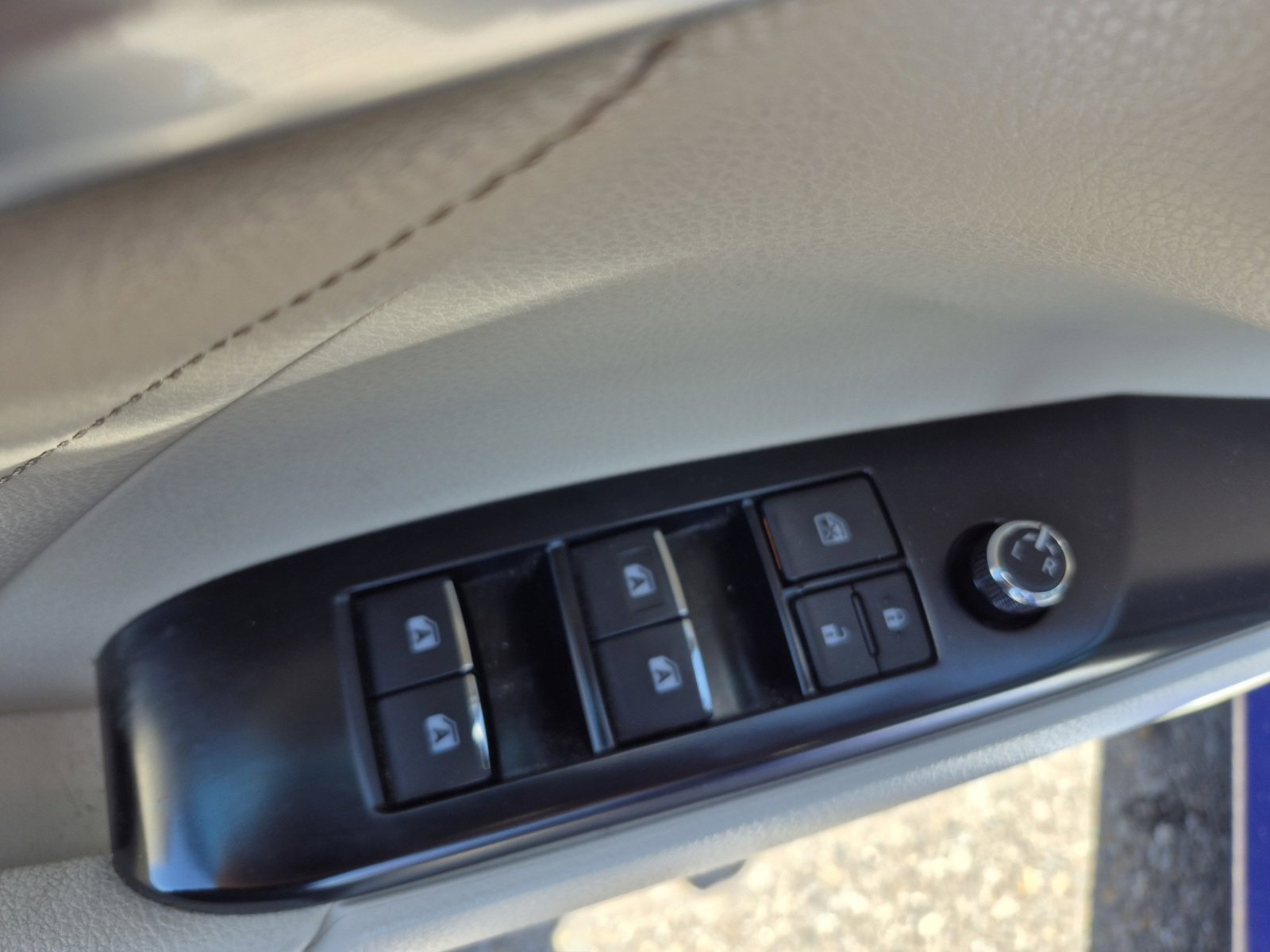 Used 2018 Toyota Camry XLE w/ Driver Assist Package FWD image 13
