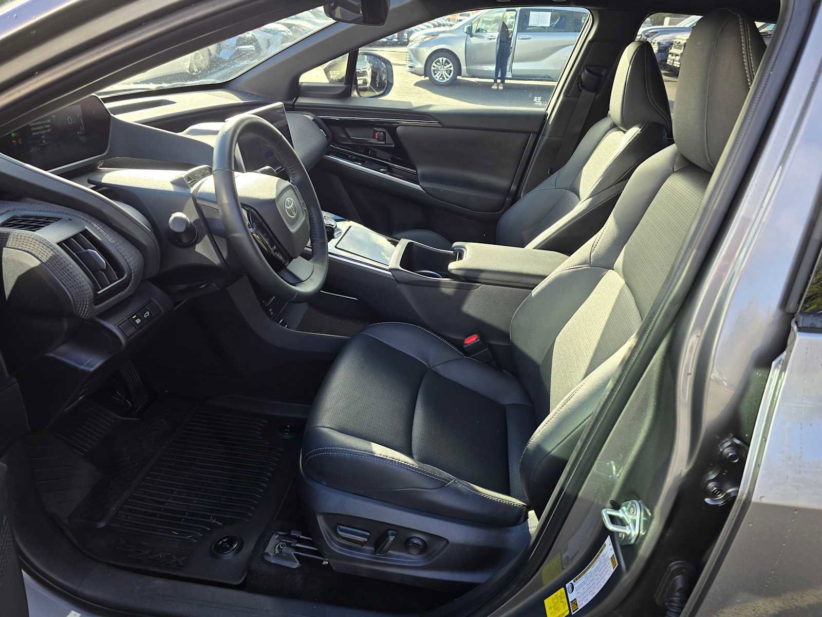 Used 2024 Toyota bZ4X Limited image 22