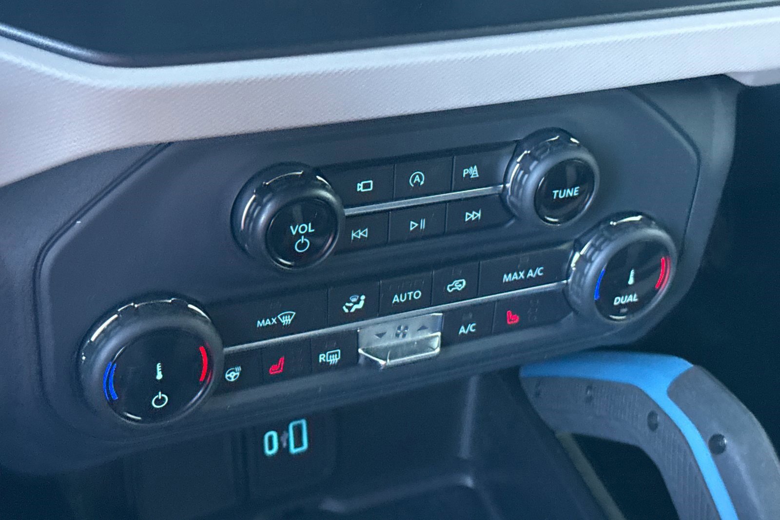 Used 2022 Ford Bronco Wildtrak image 17