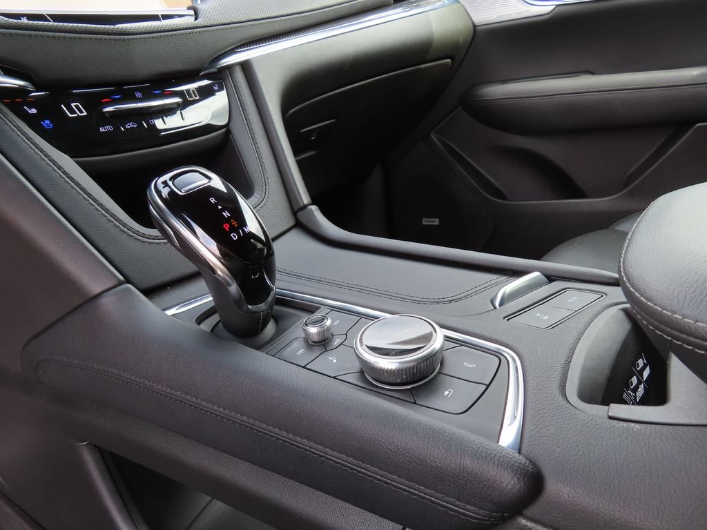 Used 2024 Cadillac XT5 Sportv w/ Technology Package AWD/4WD image 21