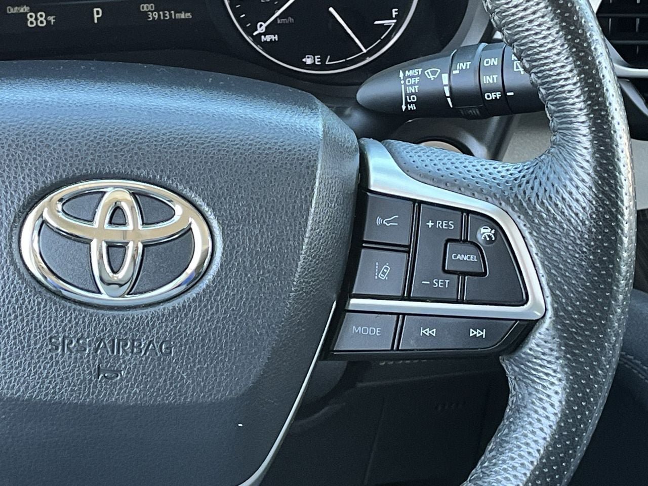 Used 2024 Toyota Sienna Limited FWD image 14