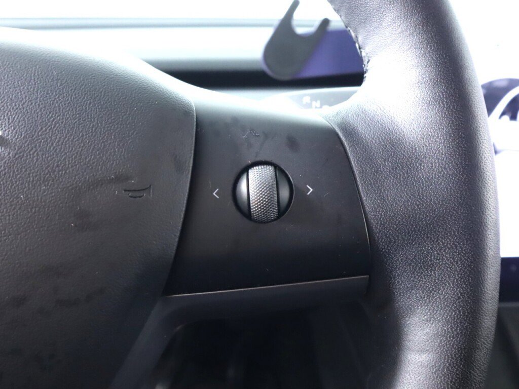 Used 2021 Tesla Model Y Performance image 12