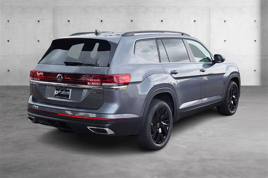 New 2025 Volkswagen Atlas SE image 3