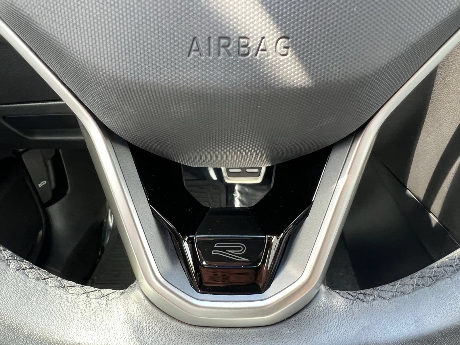 Used 2023 Volkswagen Arteon SEL AWD/4WD image 35
