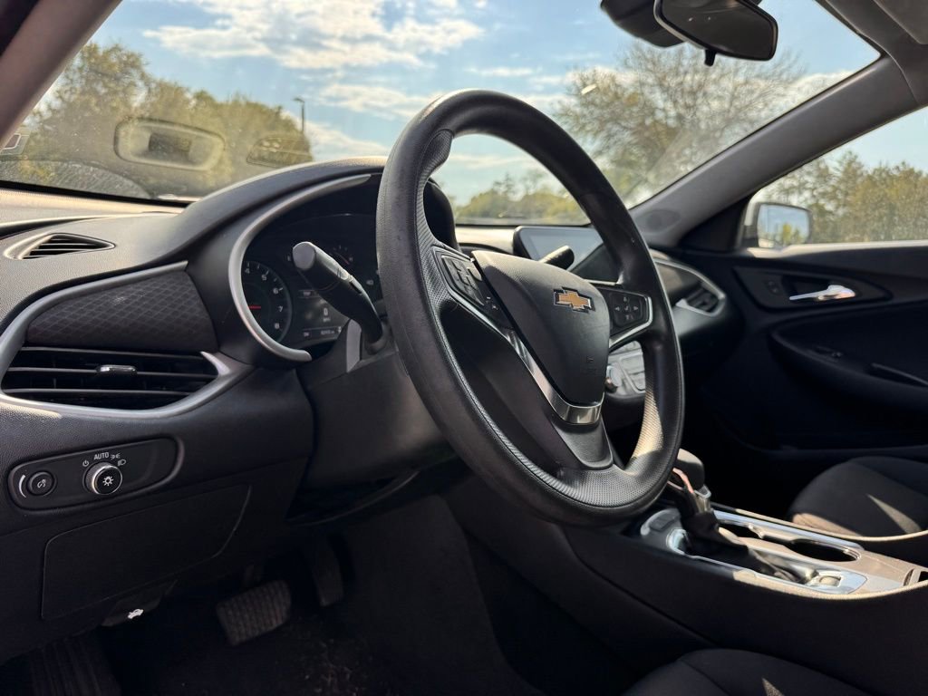Used 2024 Chevrolet Malibu LT FWD image 12