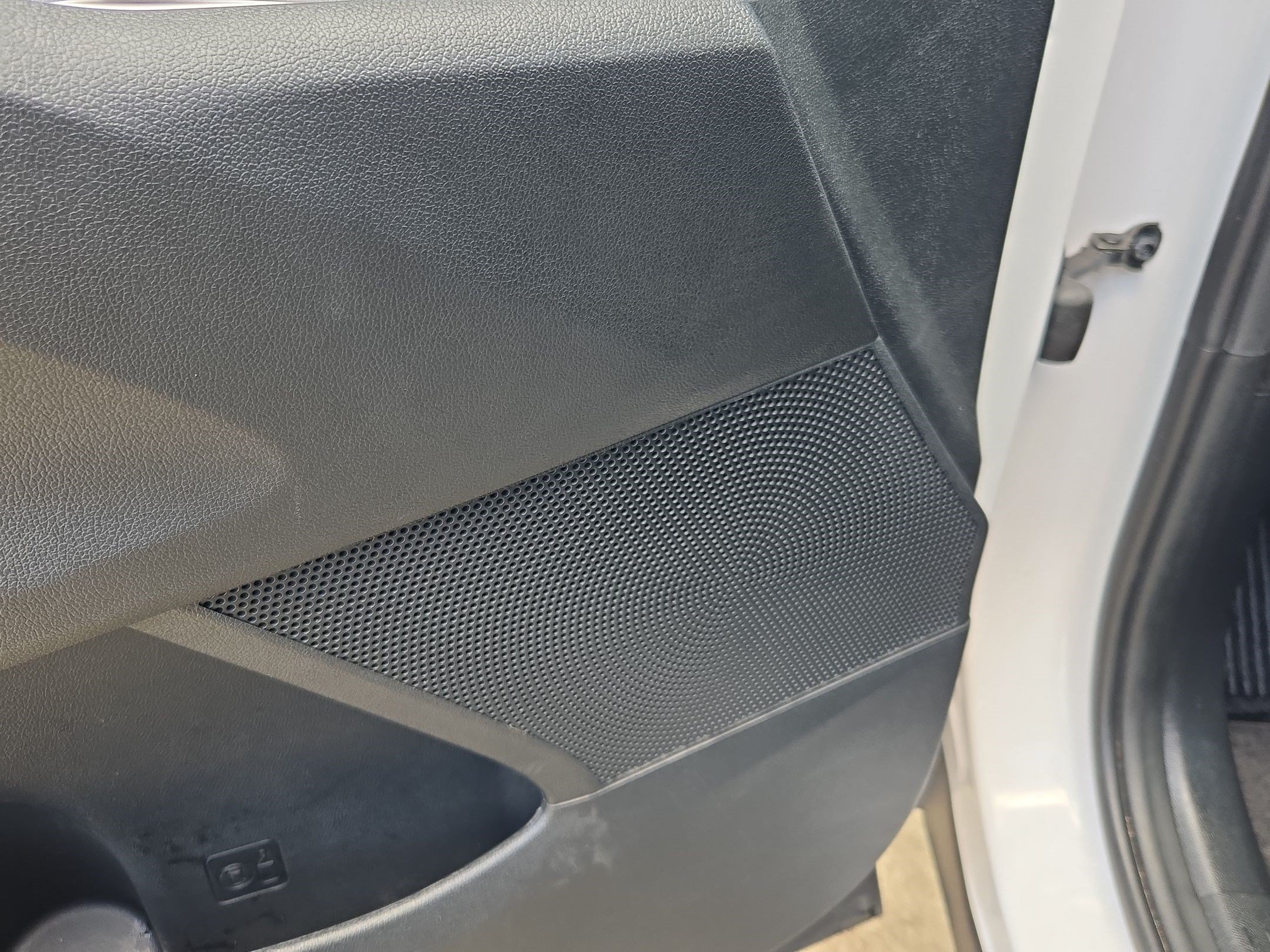 Used 2025 Kia Sorento S FWD image 15