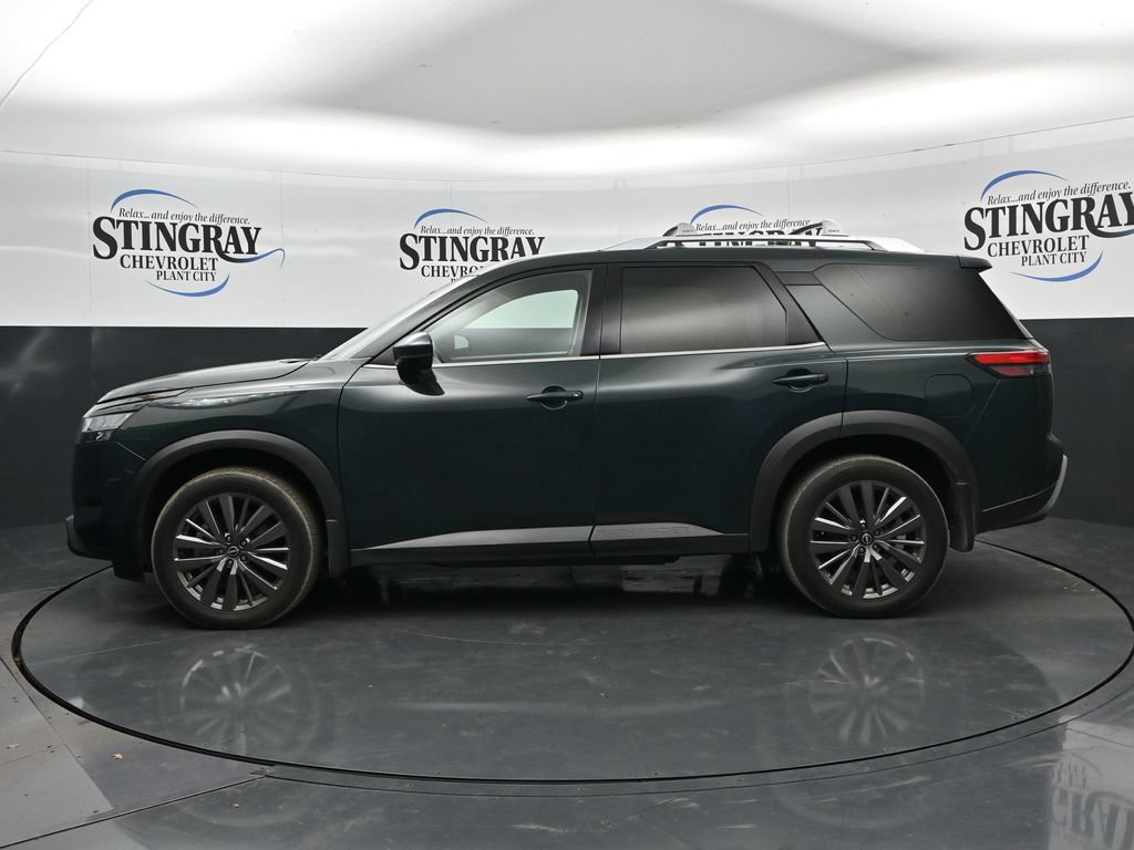 Used 2024 Nissan Pathfinder SL w/ SL Premium Package FWD image 4