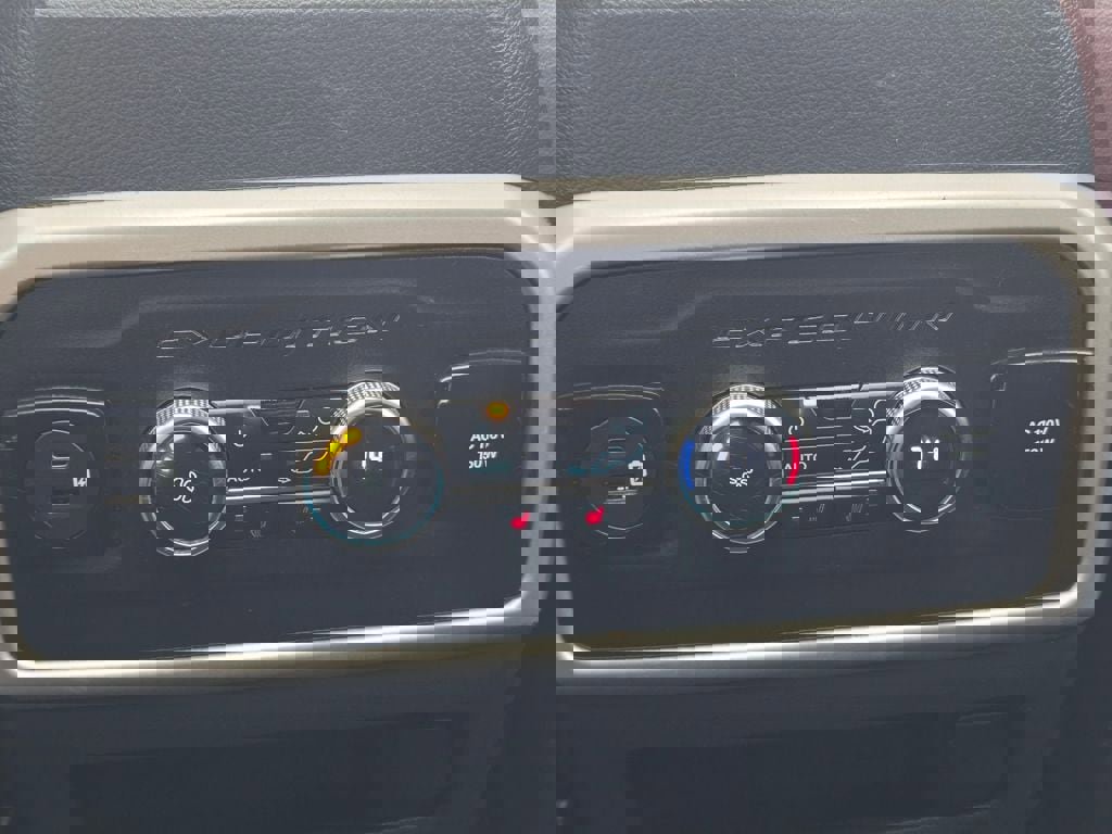 Used 2023 Ford Expedition Limited image 25