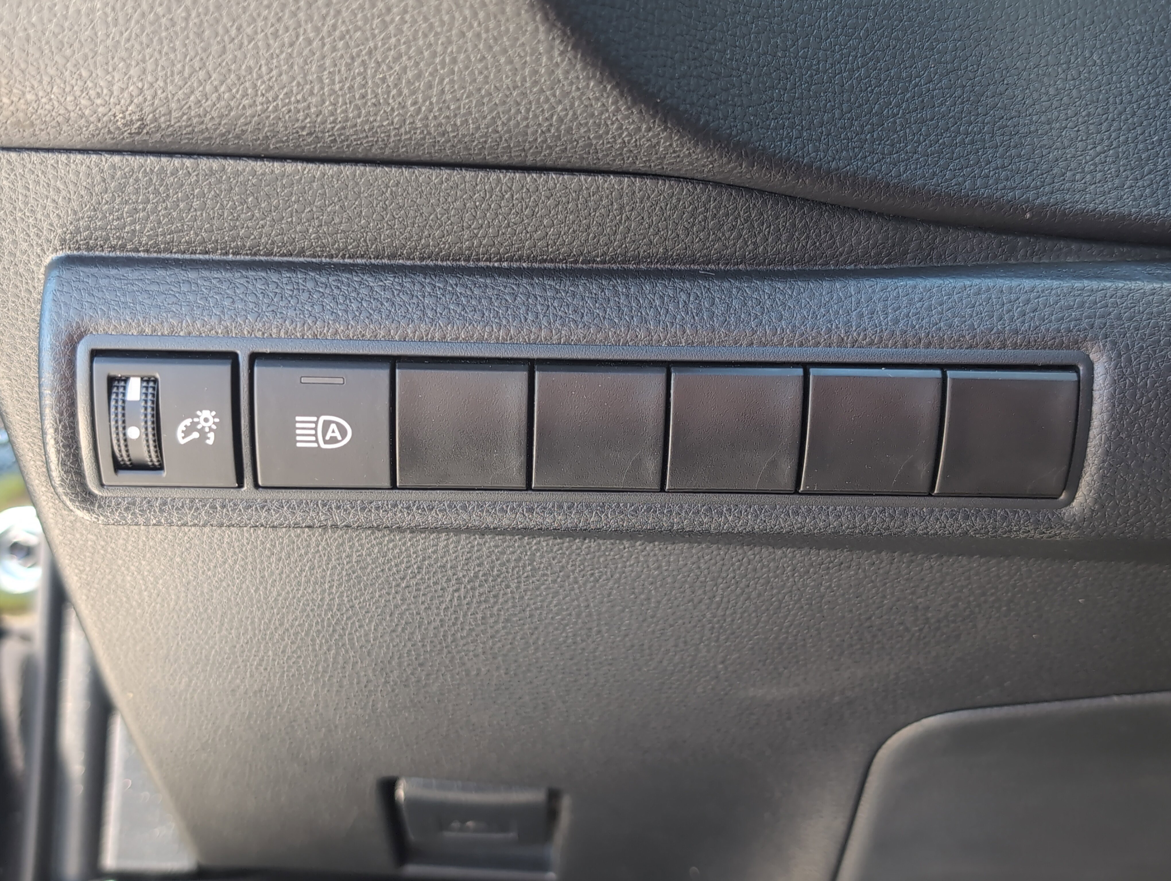 Certified 2024 Toyota Corolla LE FWD image 31