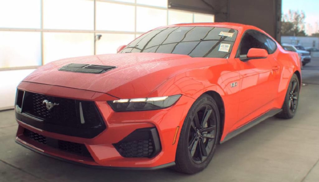 Used 2025 Ford Mustang GT RWD image 1