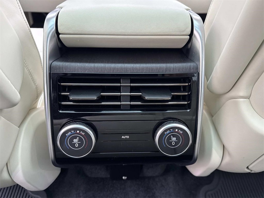 Used 2023 Land Rover Range Rover SE image 16