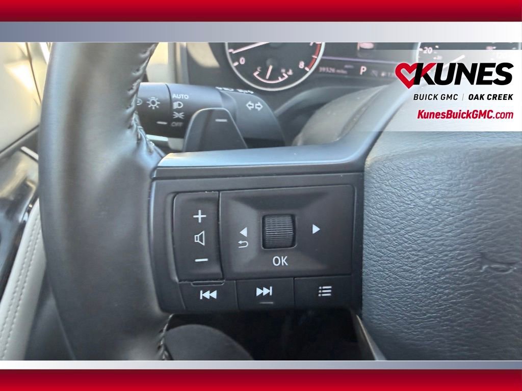 Used 2025 Nissan Rogue SV AWD/4WD image 14