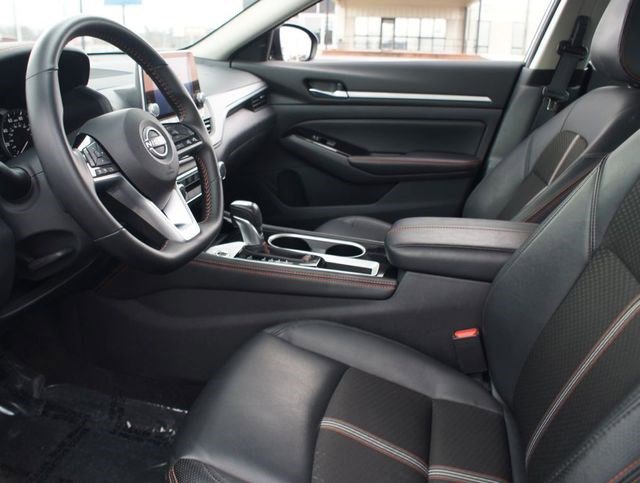 Used 2025 Nissan Altima 2.5 SR image 12