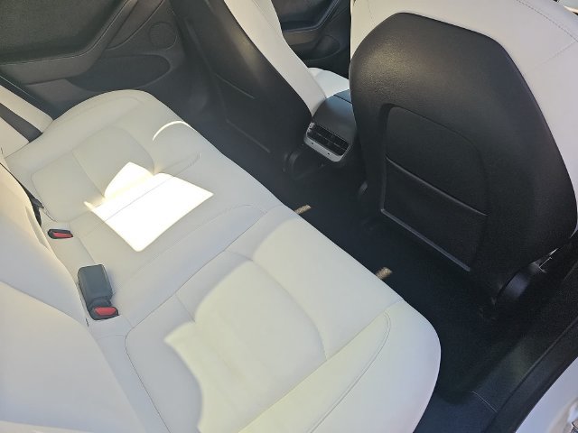 Used 2022 Tesla Model 3 Long Range AWD/4WD image 11