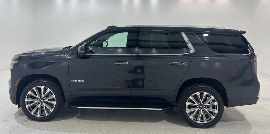 Used 2025 Chevrolet Tahoe High Country image 2