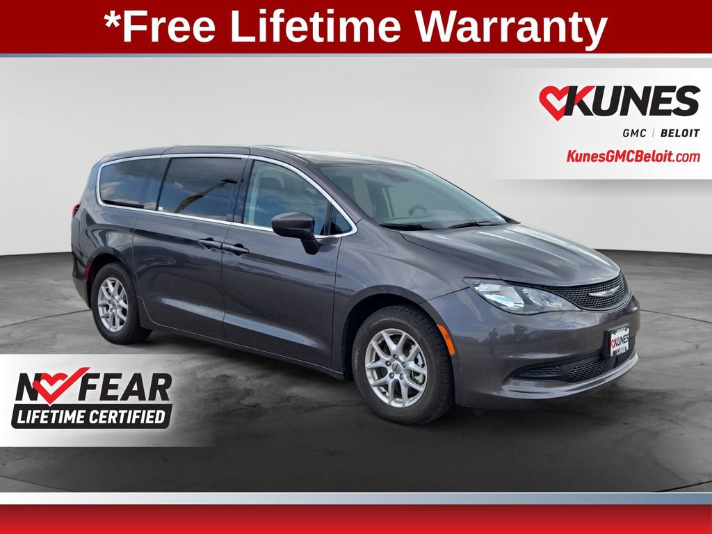 Used 2023 Chrysler Voyager LX FWD image 1