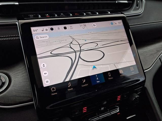 Used 2023 Jeep Grand Cherokee L Limited image 17