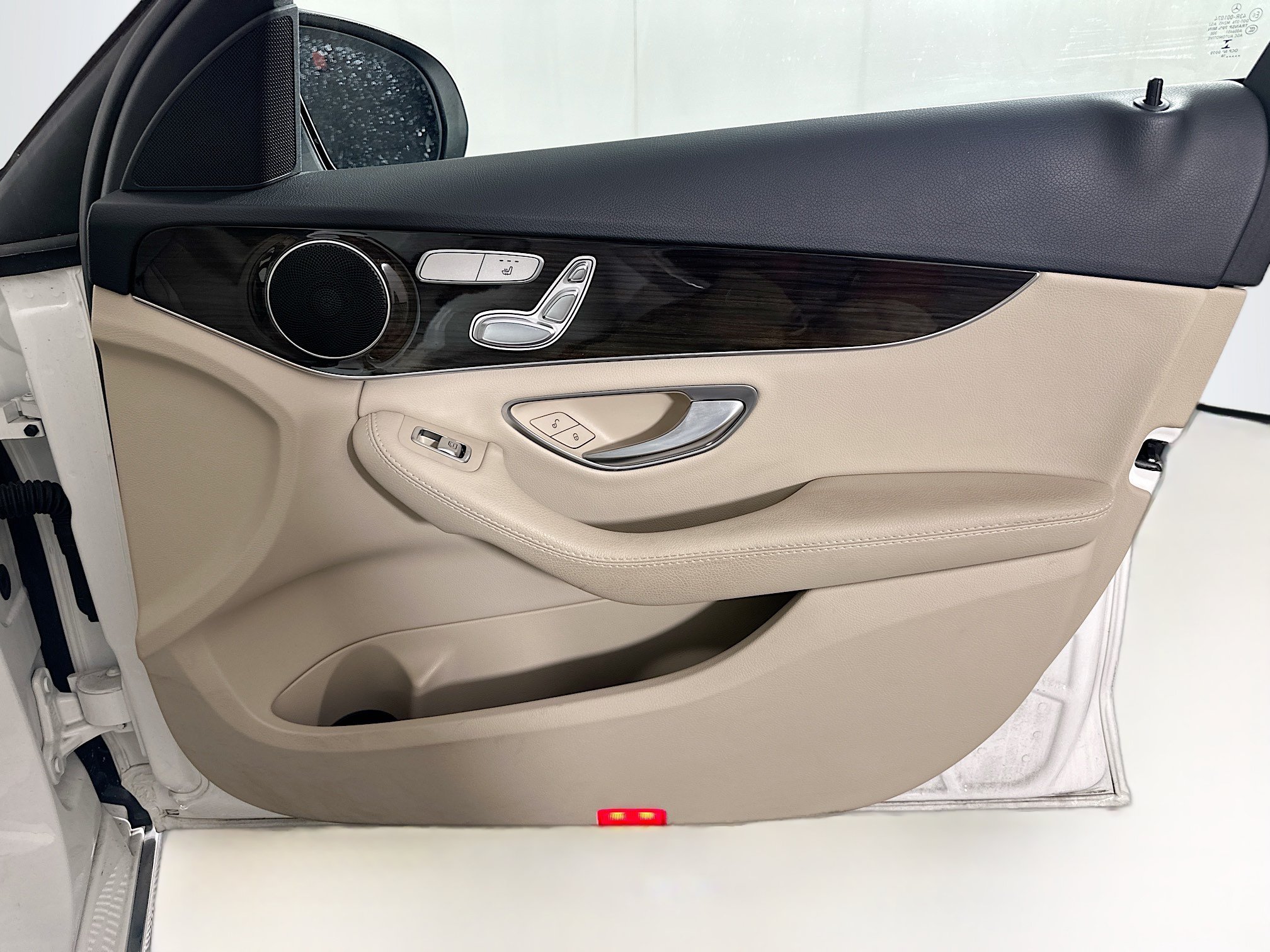 Used 2018 Mercedes-Benz C 300 Sedan image 32