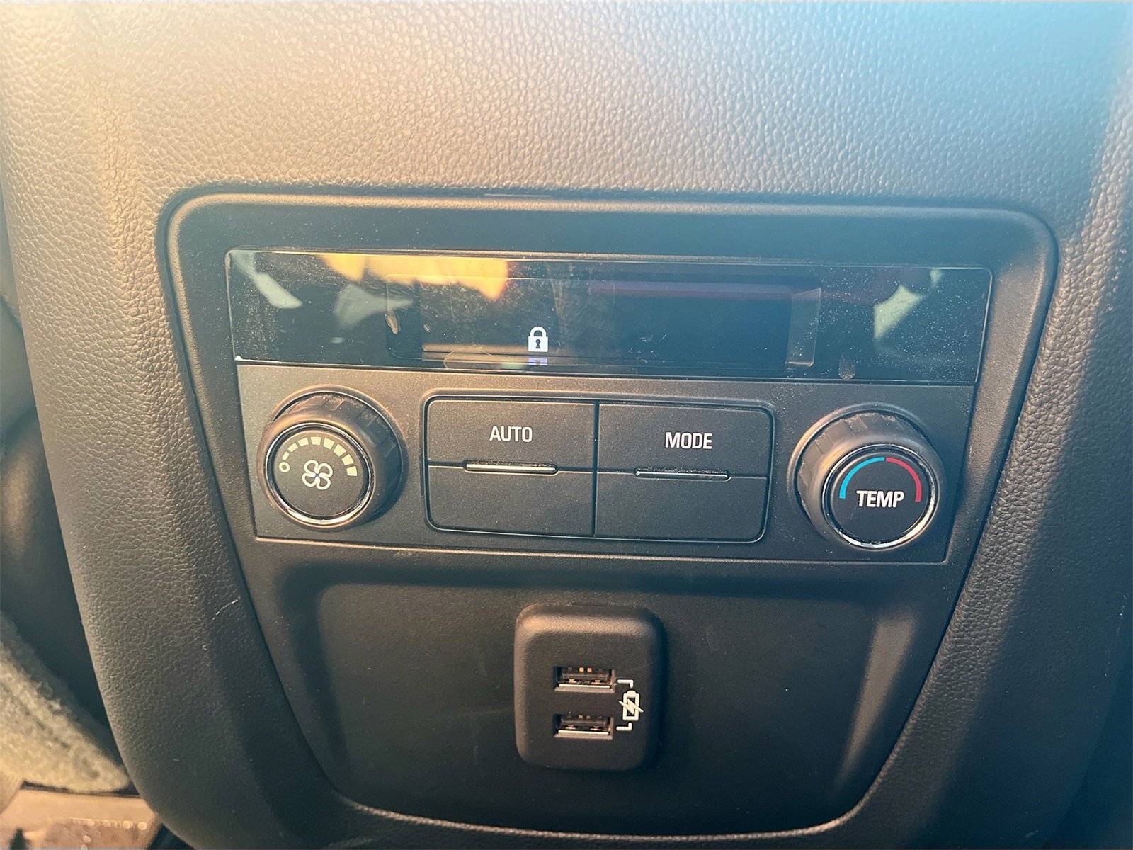 Used 2024 Buick Enclave Essence w/ Experience Buick Package image 25