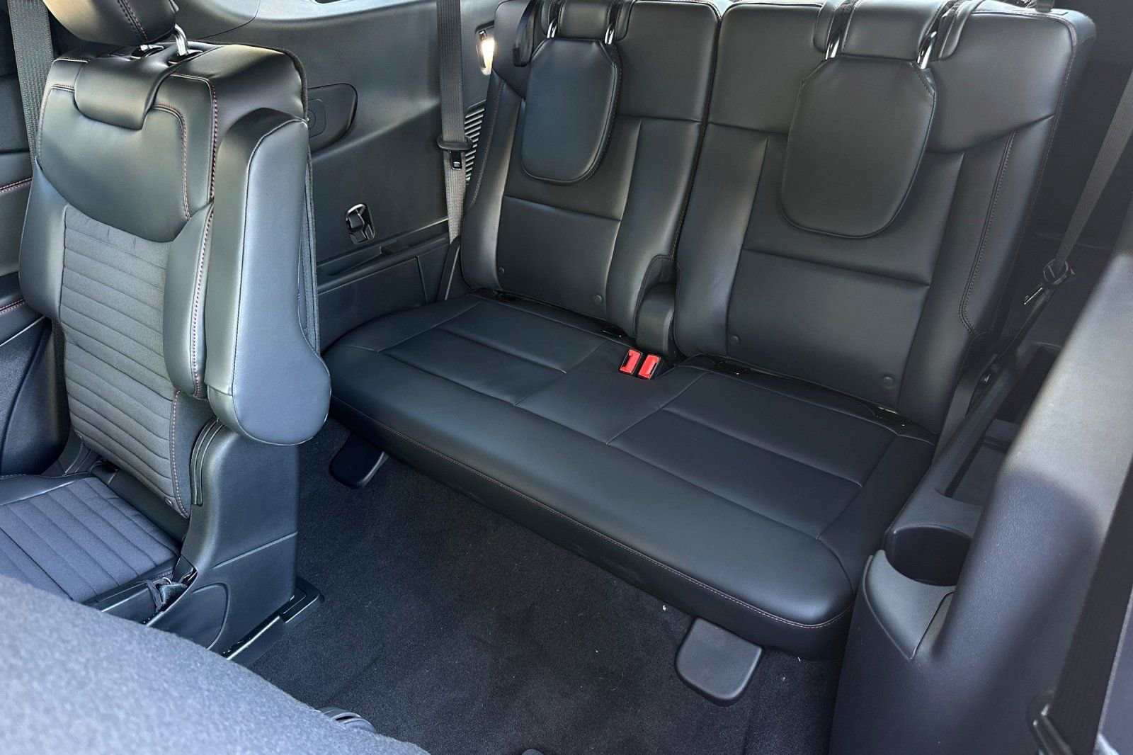 New 2026 Ford Explorer ST-Line w/ ST-Line Street Pack RWD image 14