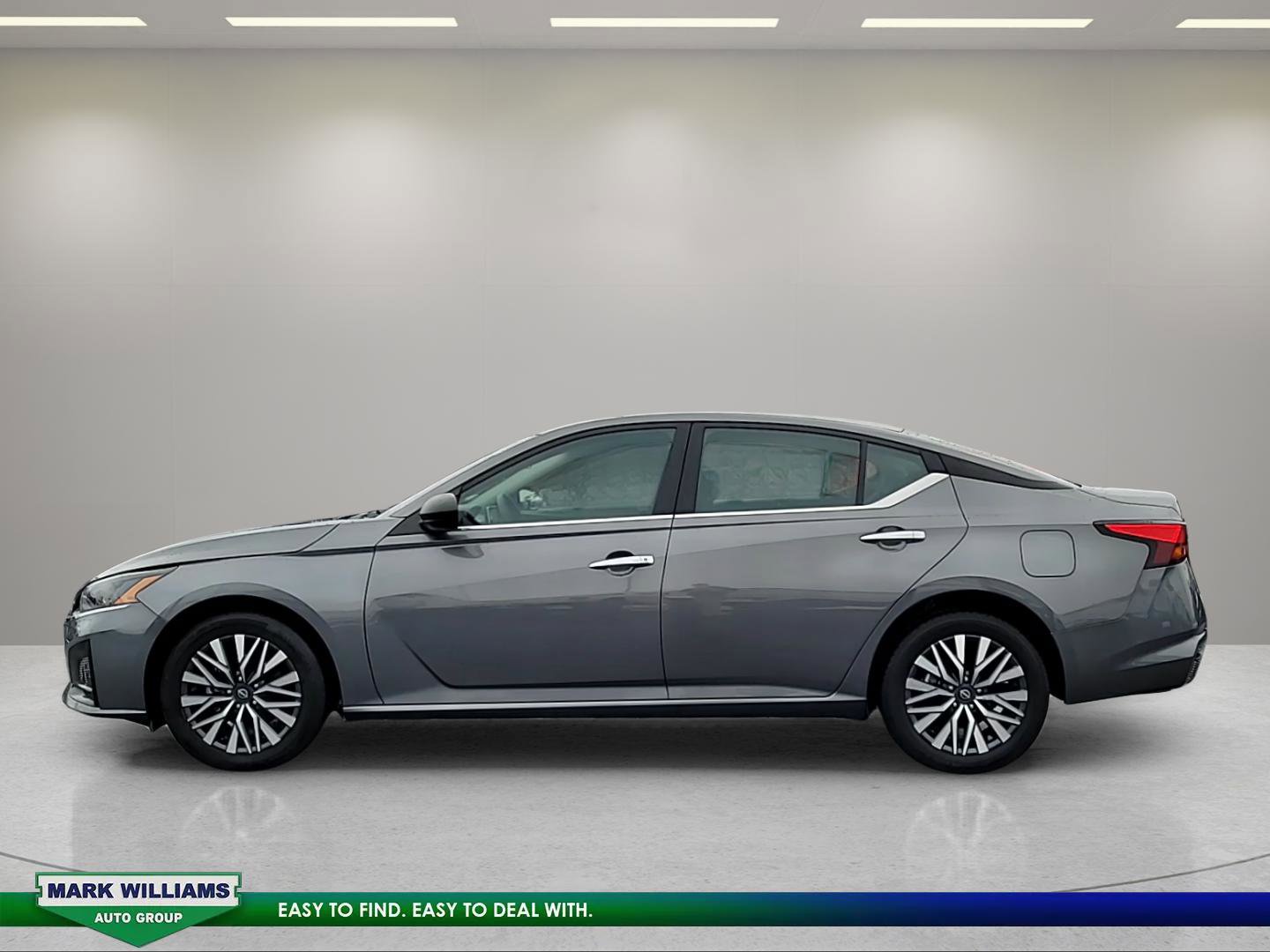 Used 2024 Nissan Altima 2.5 SV AWD/4WD image 7