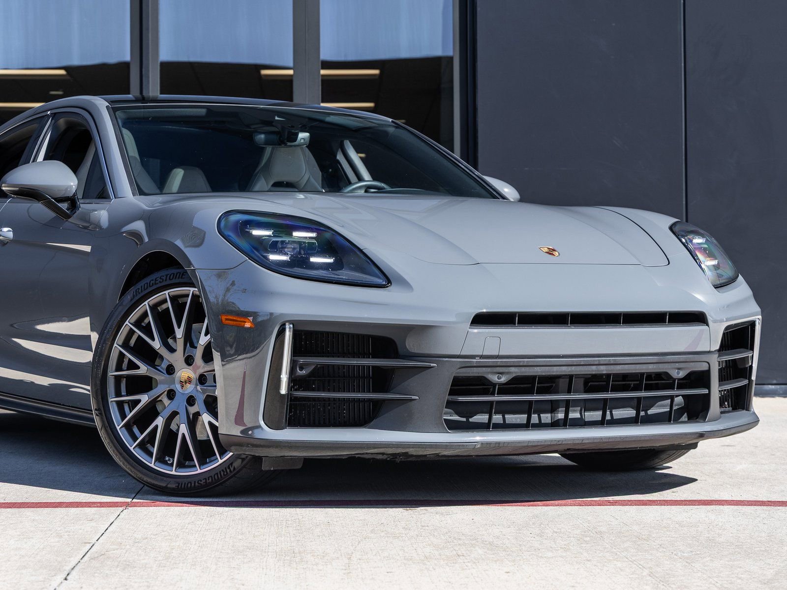 Certified 2025 Porsche Panamera 4 image 9