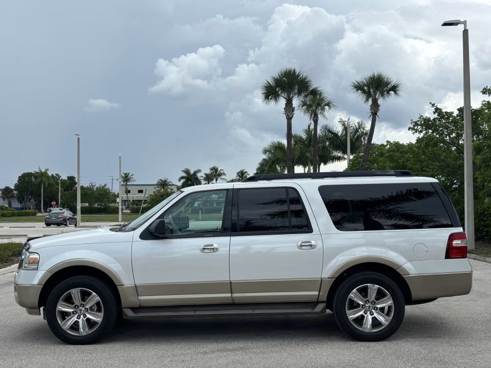 Used 2011 Ford Expedition EL XLT w/ 201A Rapid Spec Order Code RWD image 9
