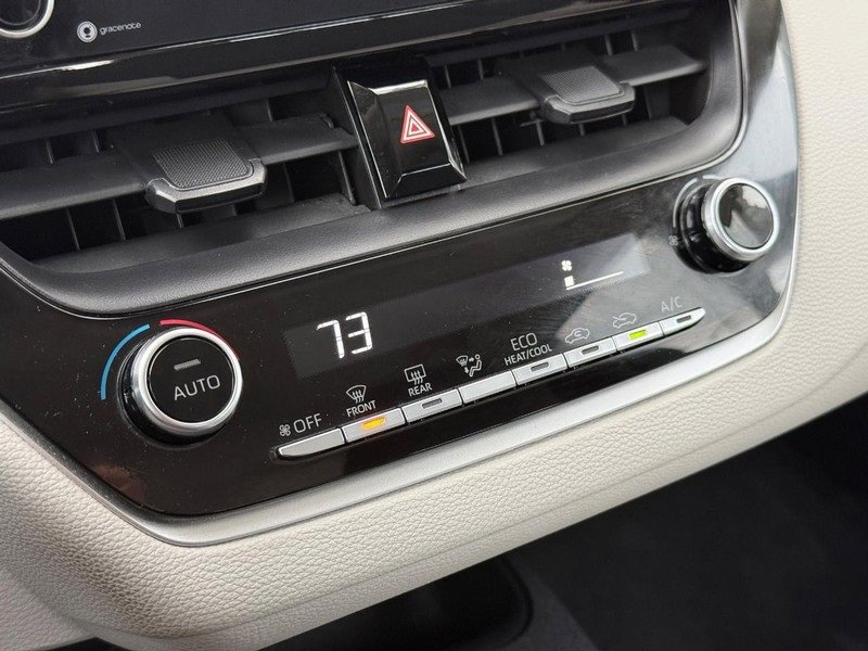 Used 2022 Toyota Corolla LE image 28