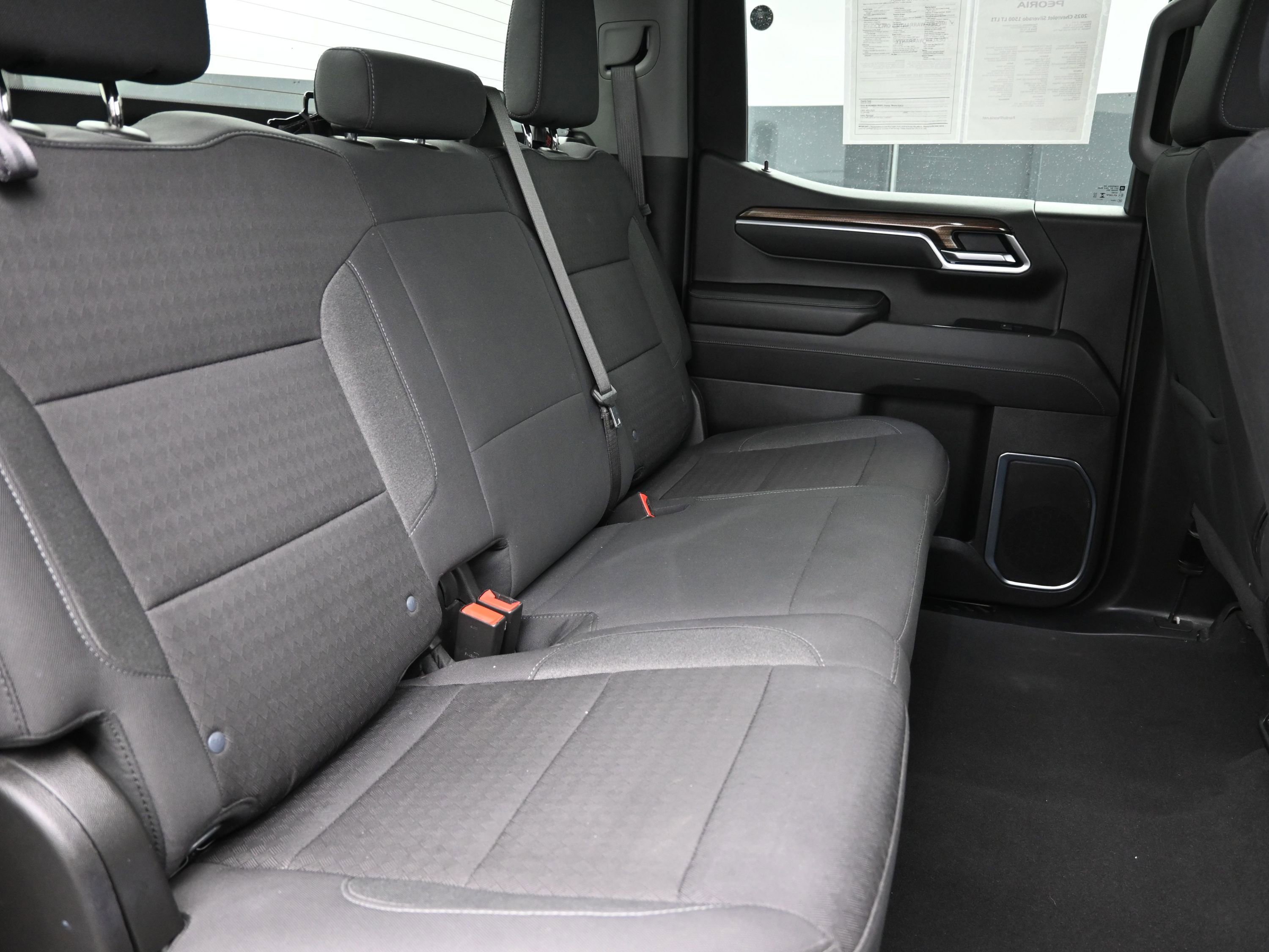 Used 2025 Chevrolet Silverado 1500 LT image 24