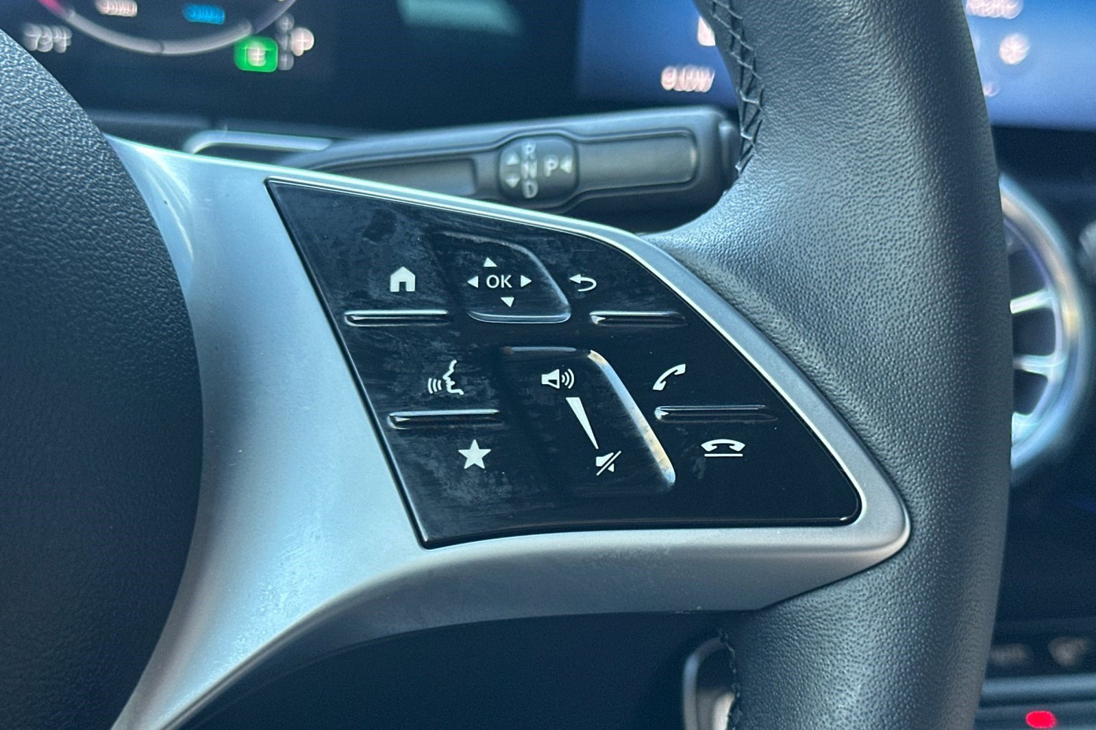 Used 2025 Mercedes-Benz GLB 250 250 image 31