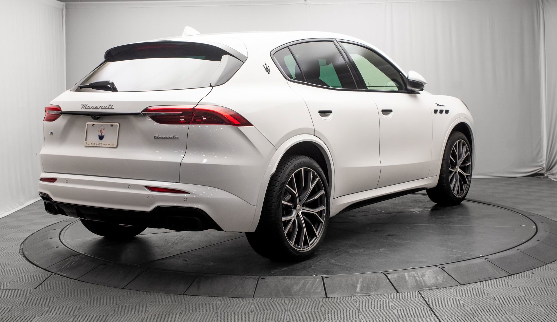 New 2026 Maserati Grecale Modena image 3