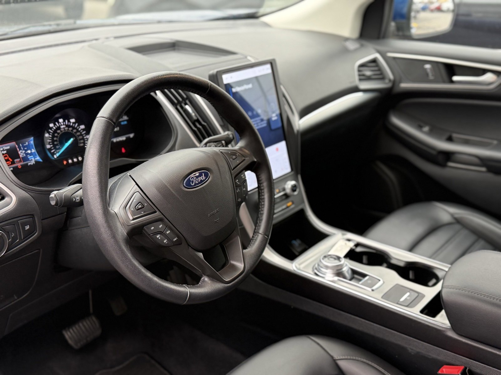 Used 2022 Ford Edge SEL image 8