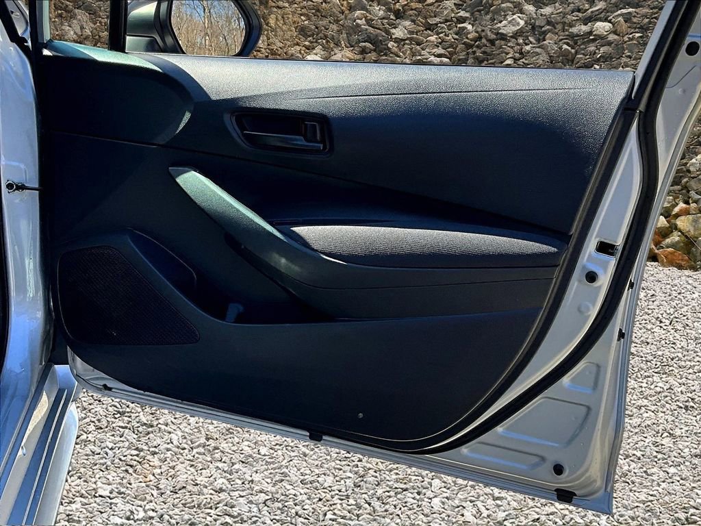 Used 2022 Toyota Corolla LE image 22