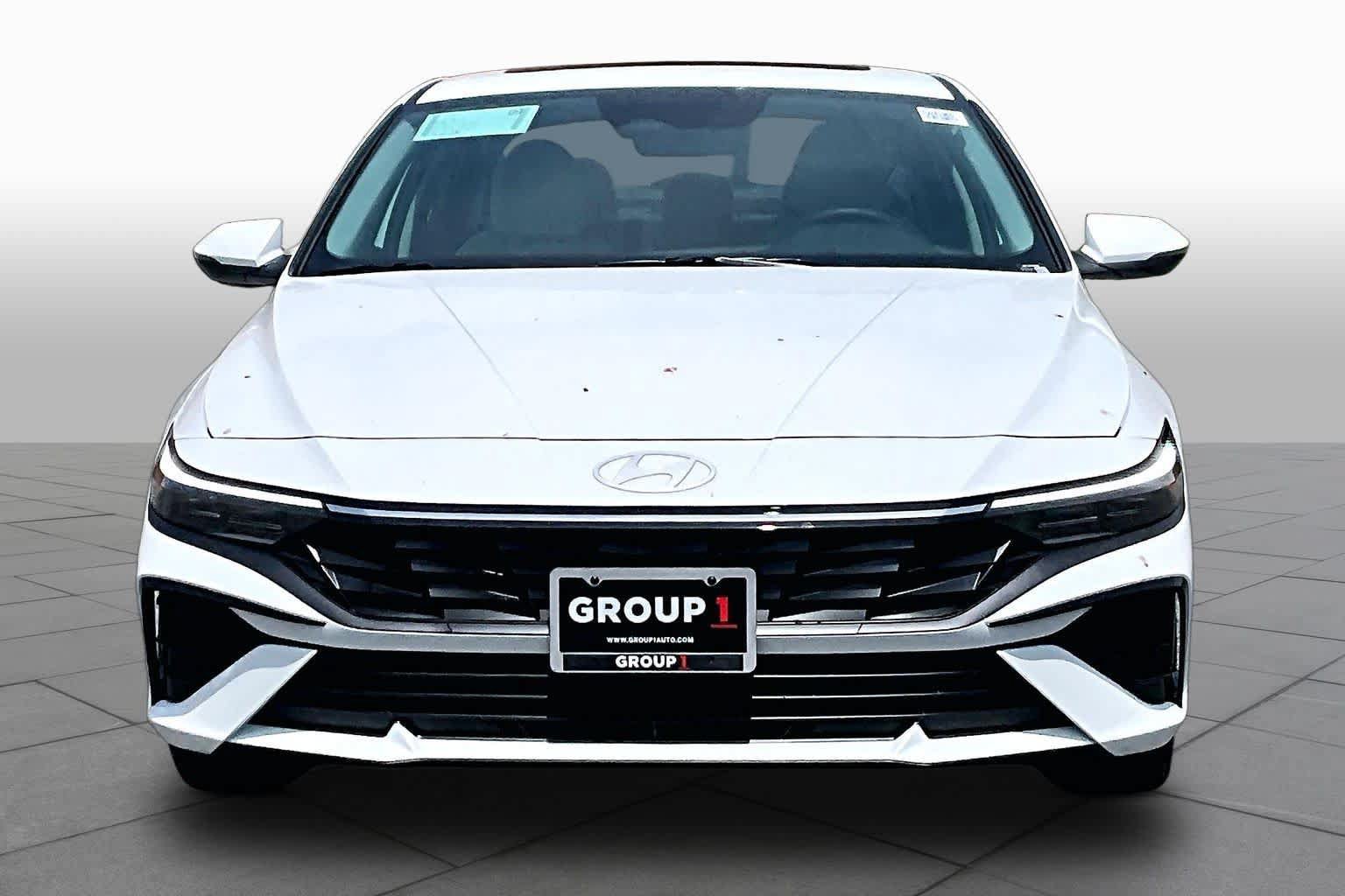 New 2026 Hyundai Elantra Limited FWD image 3