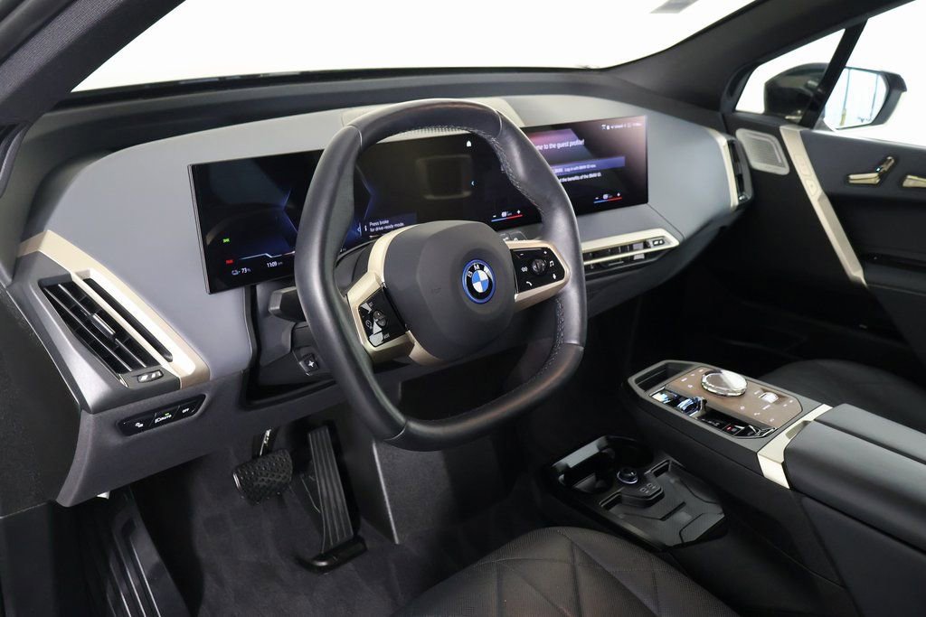 Used 2023 BMW iX M60 w/ Executive Package image 7