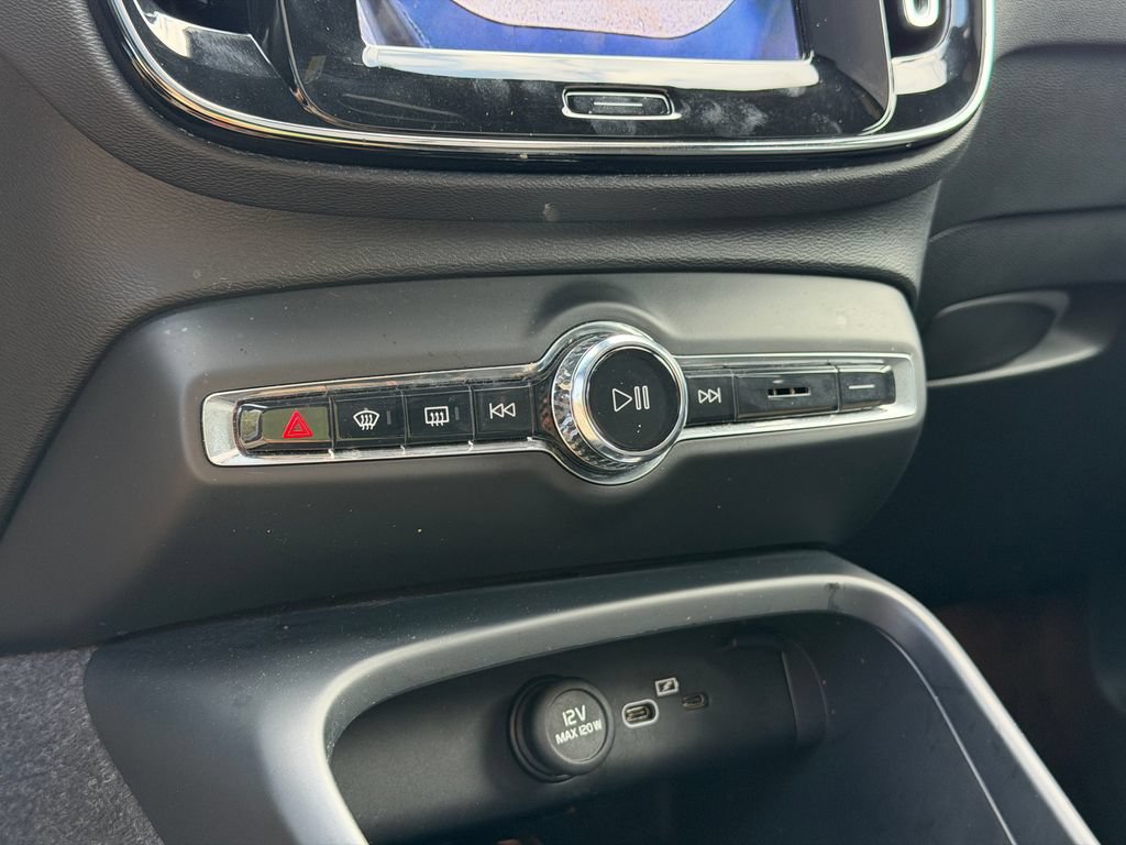 Certified 2023 Volvo C40 P8 Recharge Ultimate w/ Protection Package Premier AWD/4WD image 18