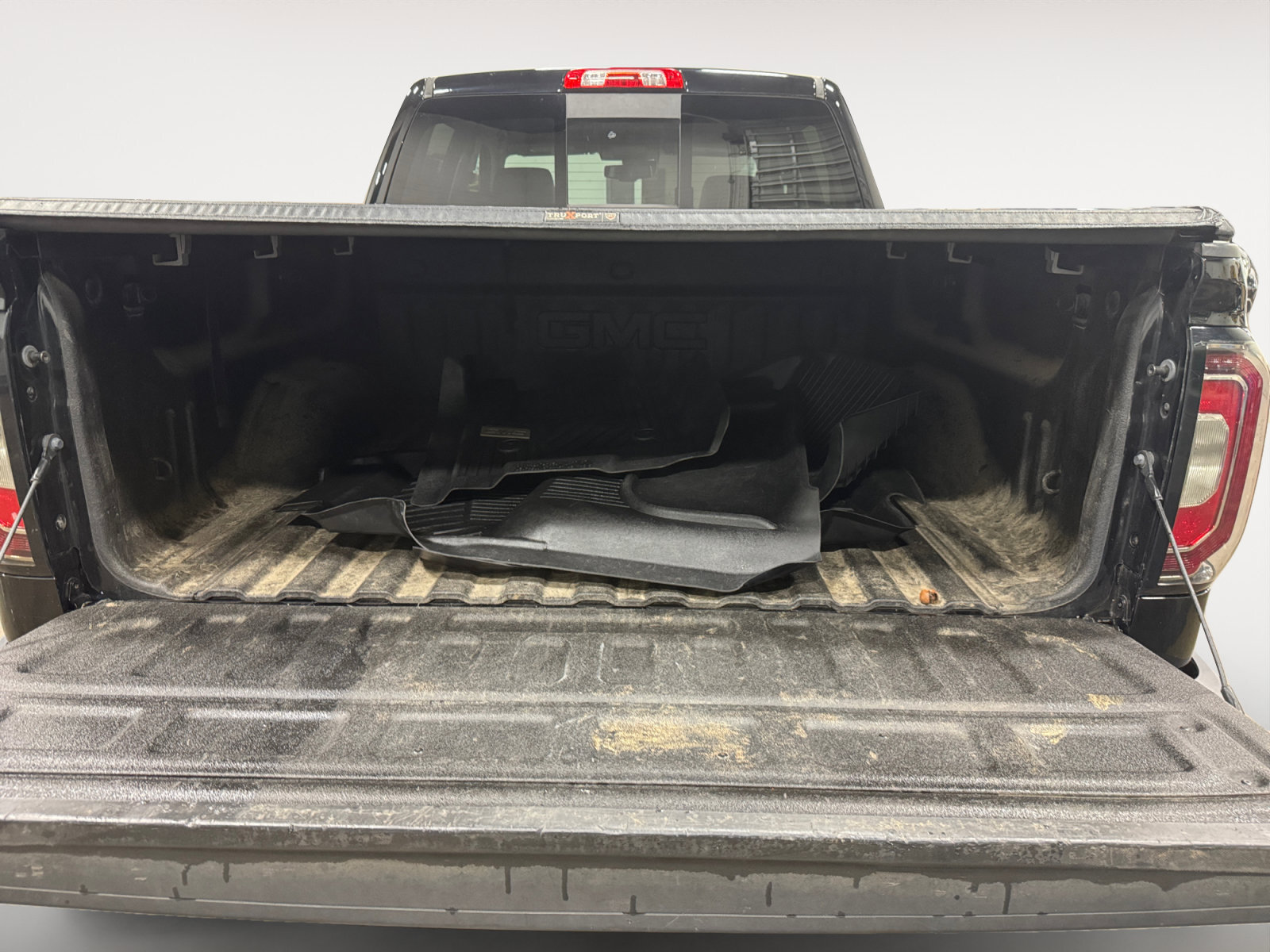 Used 2018 GMC Sierra 1500 SLT AWD/4WD image 16
