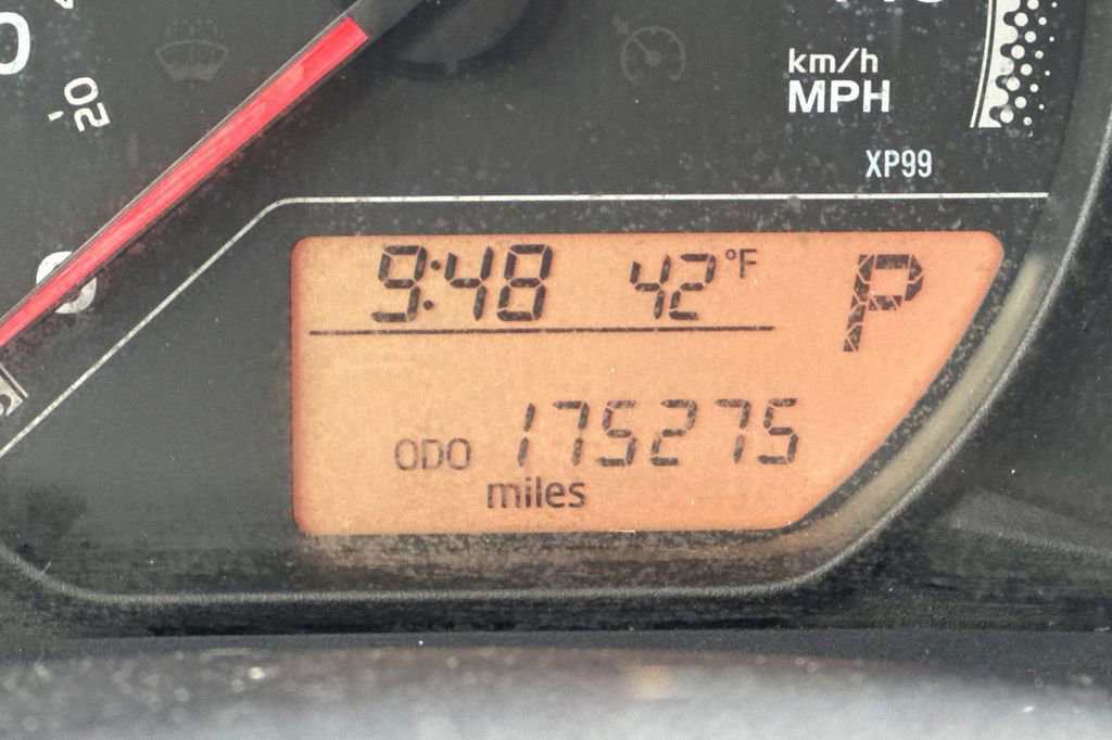 Used 2015 Toyota Yaris L FWD image 24