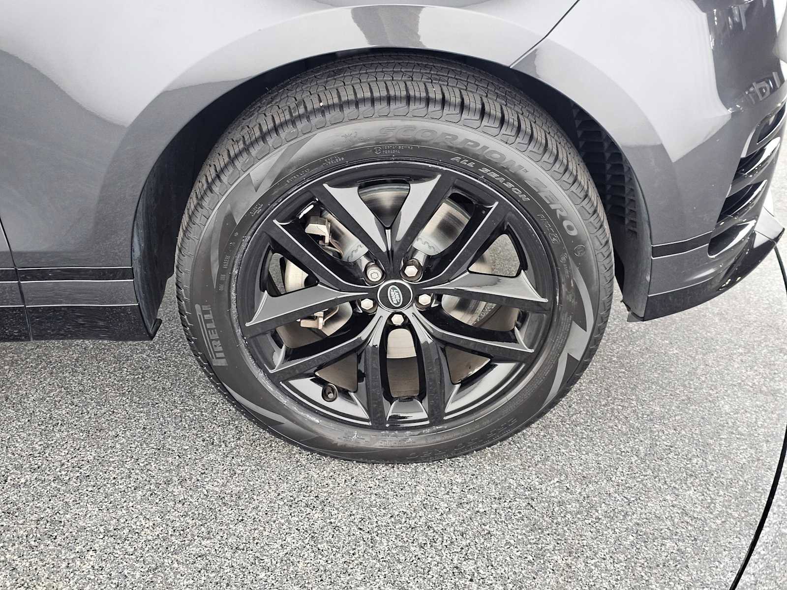 Used 2024 Land Rover Range Rover Velar Dynamic SE image 9