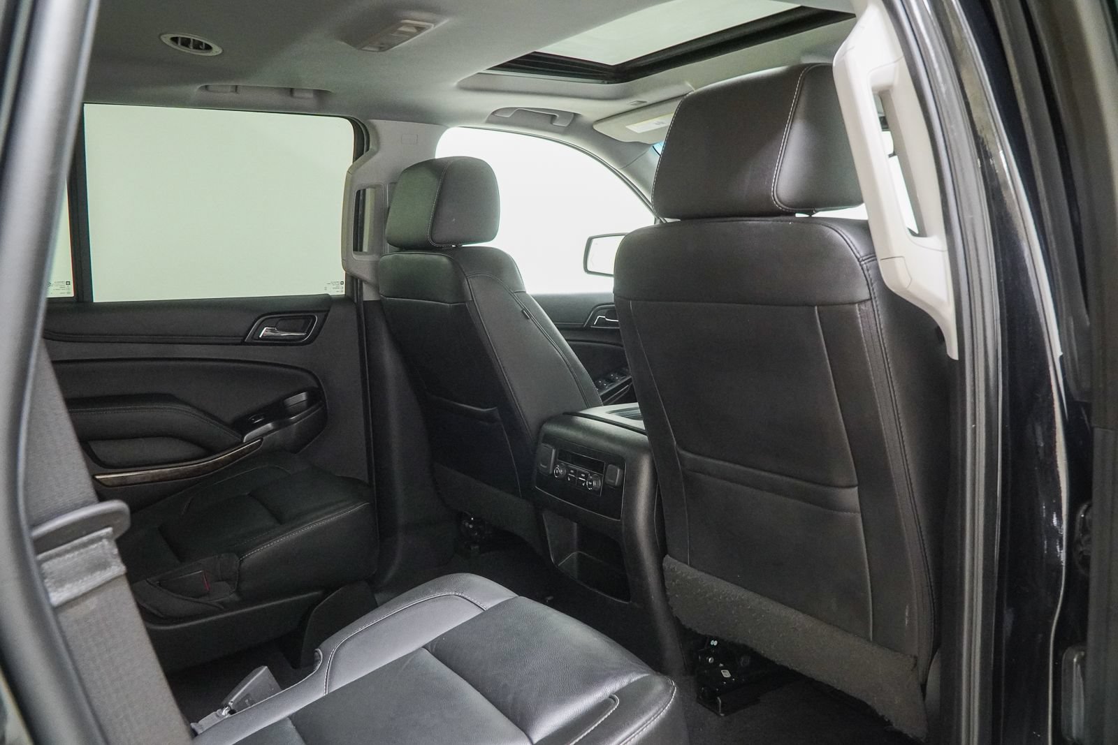Used 2019 Chevrolet Tahoe LT w/ Luxury Package AWD/4WD image 40