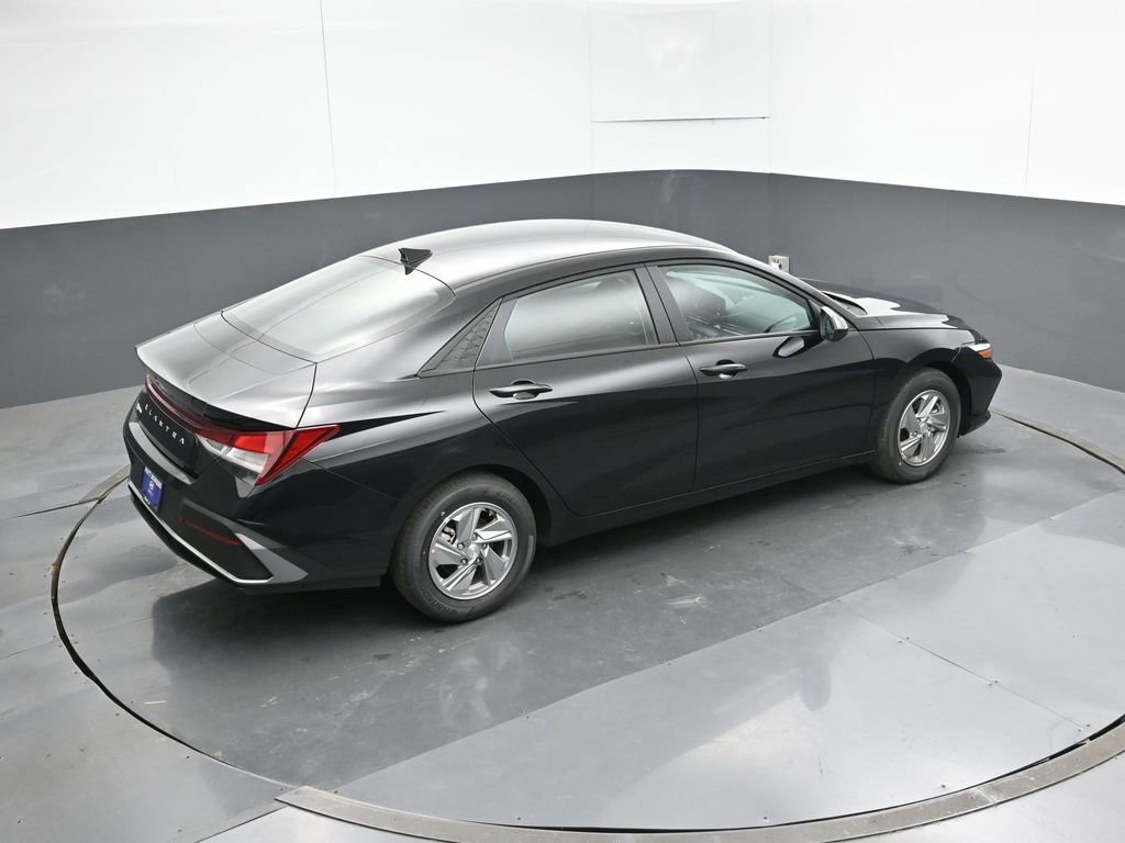 New 2026 Hyundai Elantra SE FWD image 21