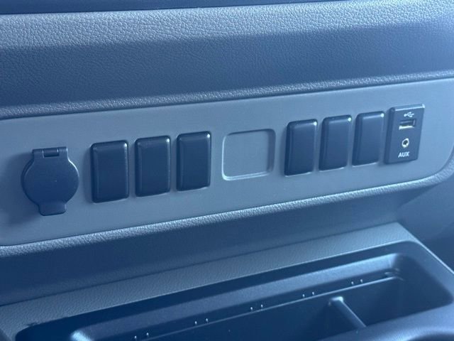 Used 2019 Nissan NV 3500 S image 29