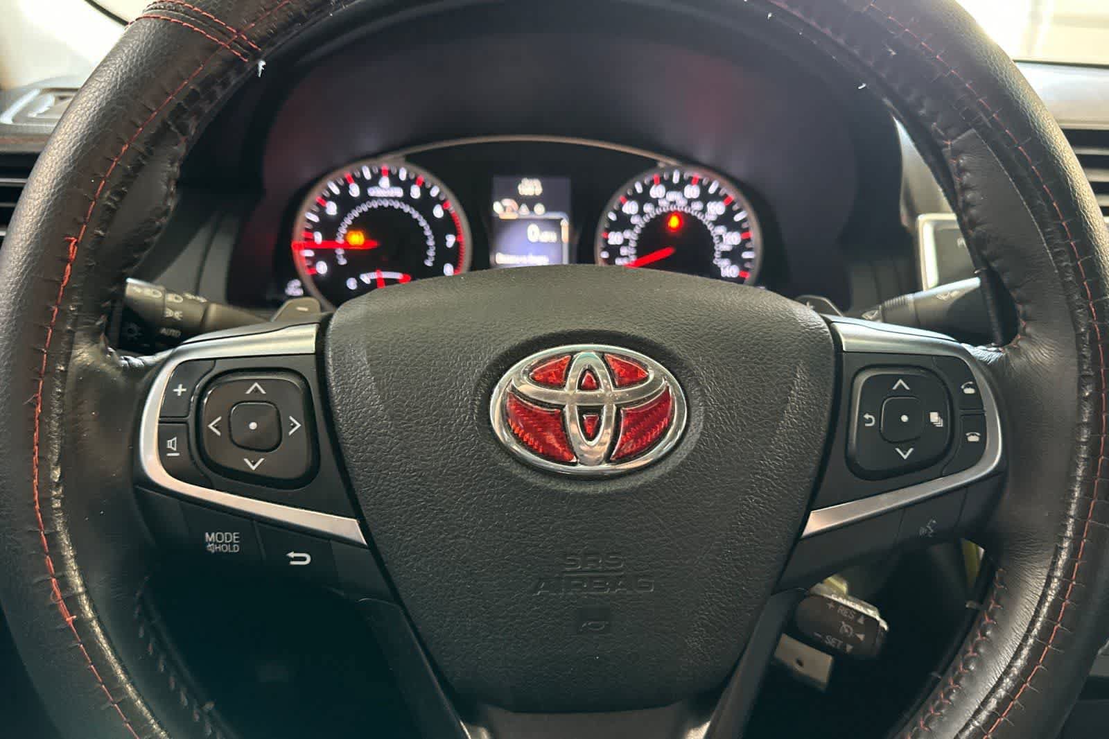 Used 2016 Toyota Camry SE FWD image 23