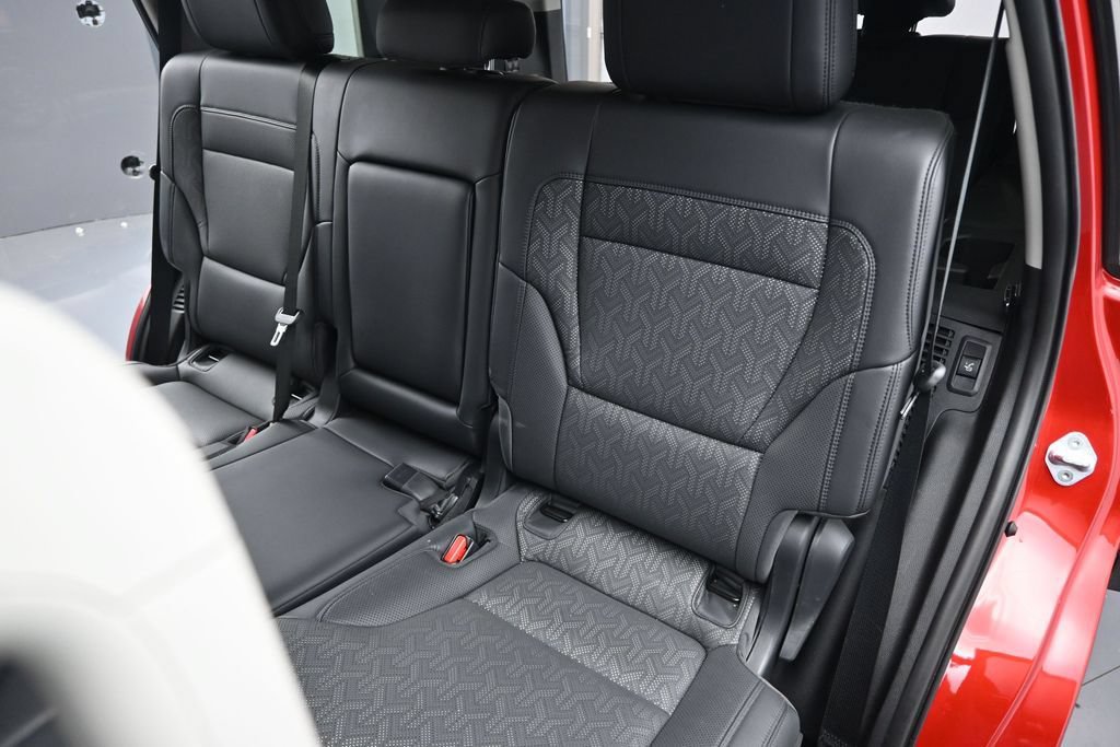 Used 2023 Toyota Sequoia Limited w/ Tow Technology Package AWD/4WD image 16