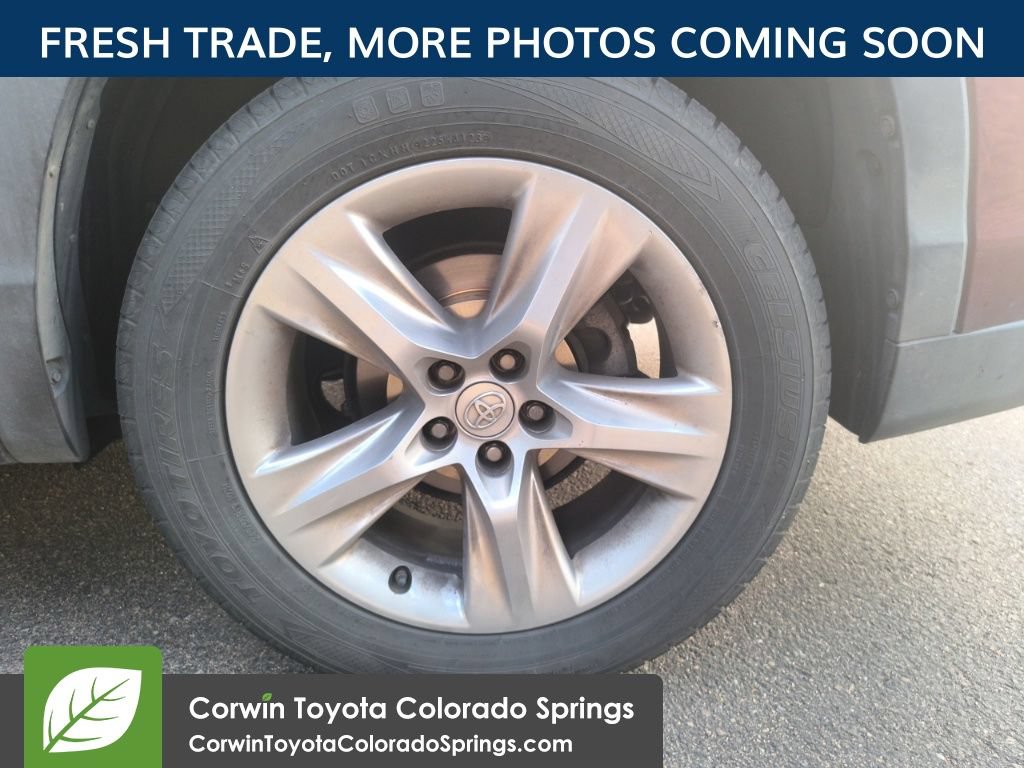 Used 2015 Toyota Highlander Limited w/ Driver Technology Package FWD image 12