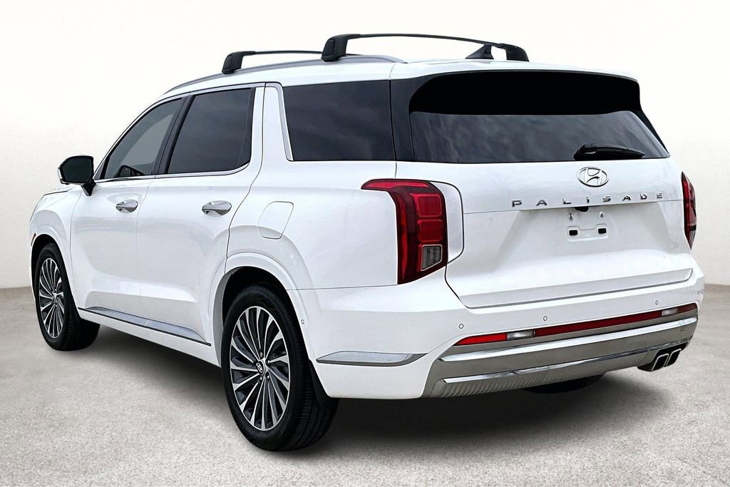 Used 2025 Hyundai Palisade Calligraphy image 2