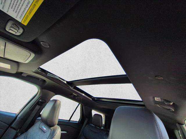 Used 2025 Ford Explorer Platinum w/ LUX Leather Package AWD/4WD image 16