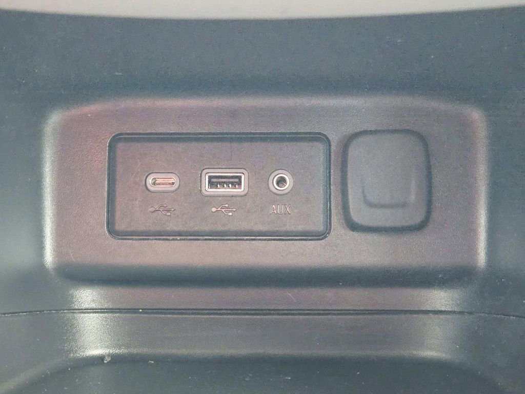 Used 2020 Chevrolet Equinox LS image 29