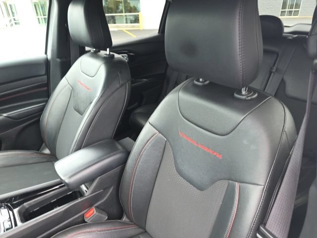 Used 2025 Jeep Compass Trailhawk AWD/4WD image 12